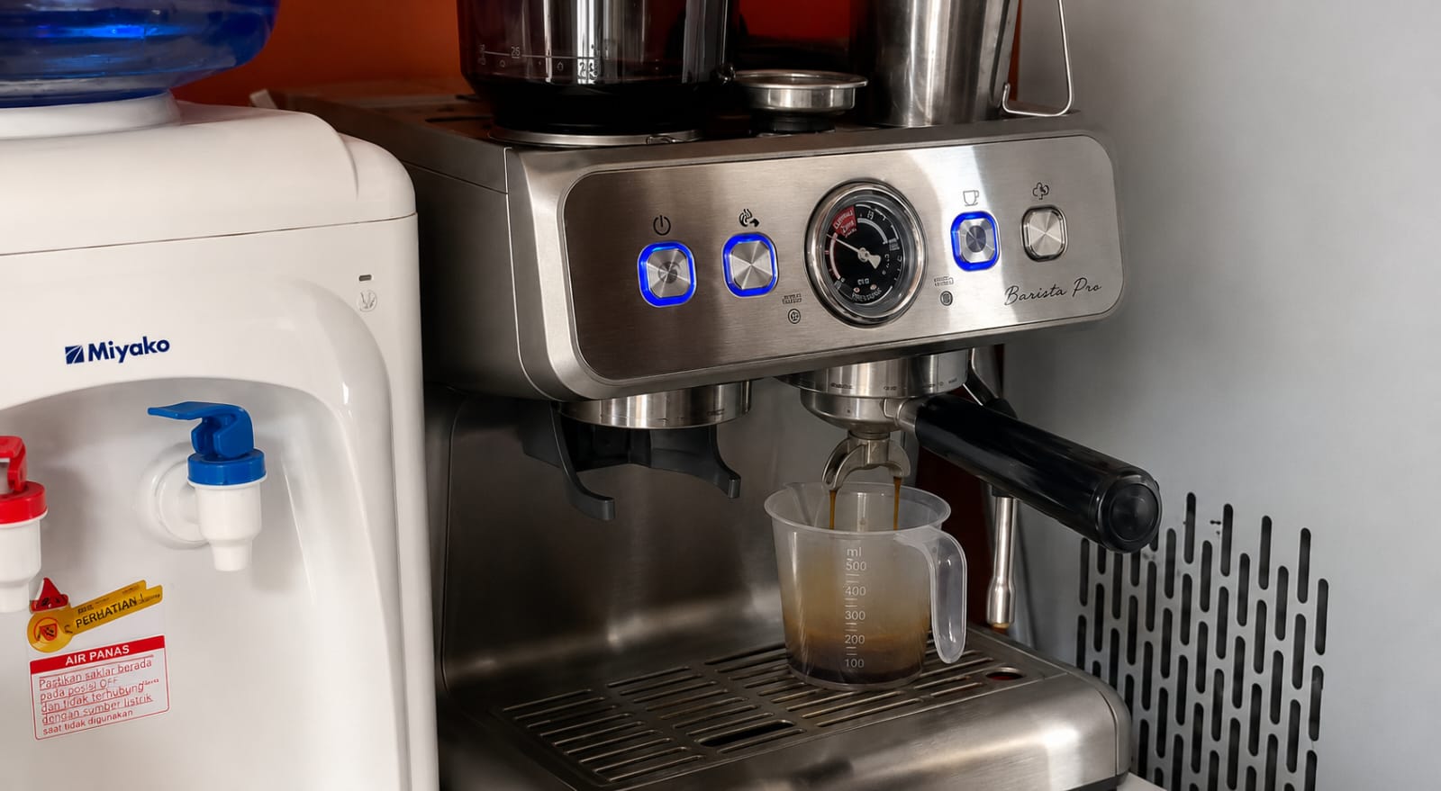 Mesin kopi profesional Terminal Coffee Alam Barajo — kualitas kopi terjamin